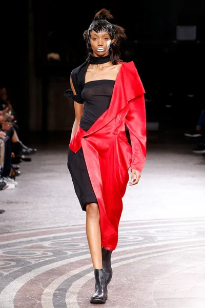 Look 28